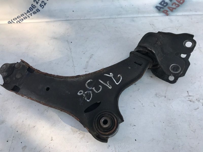 Важіль передньої підвіски нижній 8G9N3A053A Volvo XC60