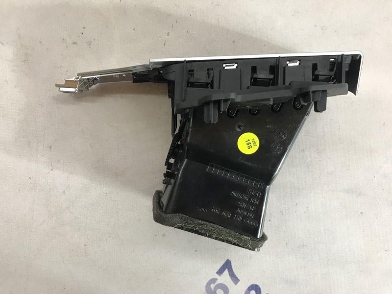 Дефлектор повітропроводу 4G1820901B6PS Audi A6