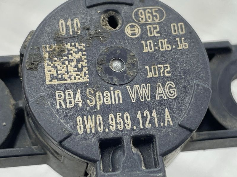 Датчик 8W0959121A Audi A4 Allroad