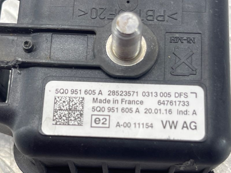 Сирена противоугонной системы 5Q0951605A Audi Q7
