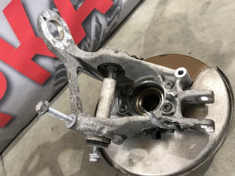 Поворотный кулак / Цапфа с подшипником 8K0505432AR Audi A6