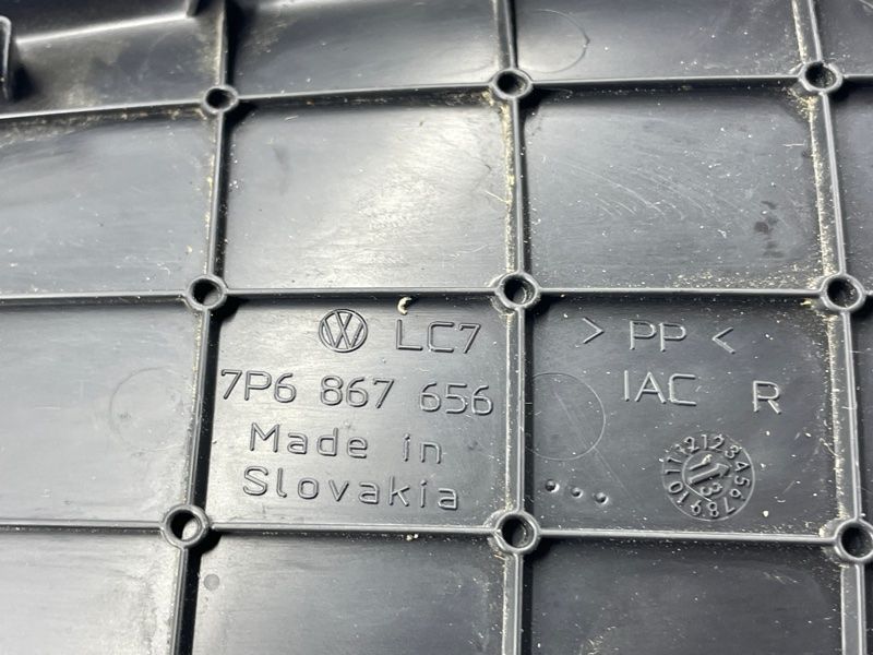 Заглушка 7P6867656 Volkswagen Touareg
