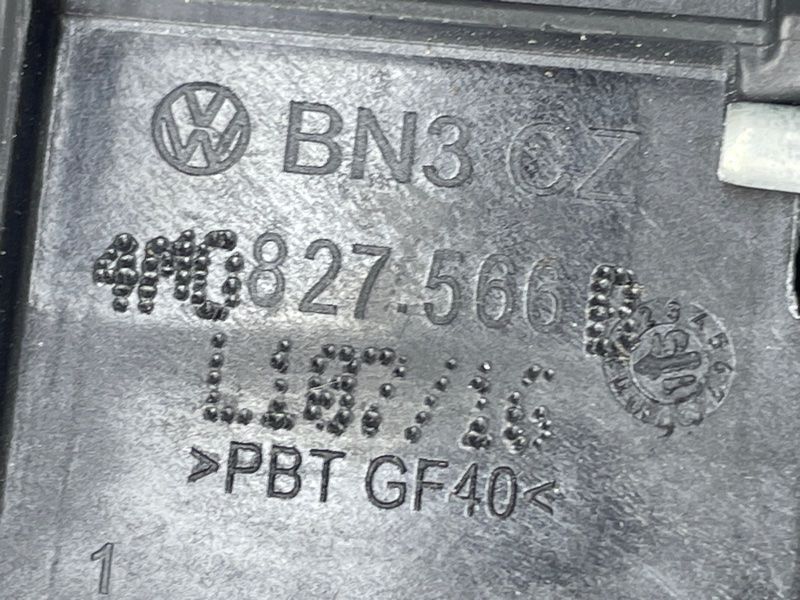 Кнопка замка крышки багажника с камерой 4M0827566B Audi Q7