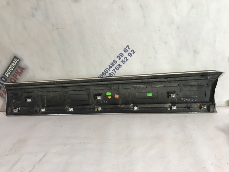 Накладка дверей 7P6854939H Volkswagen Touareg