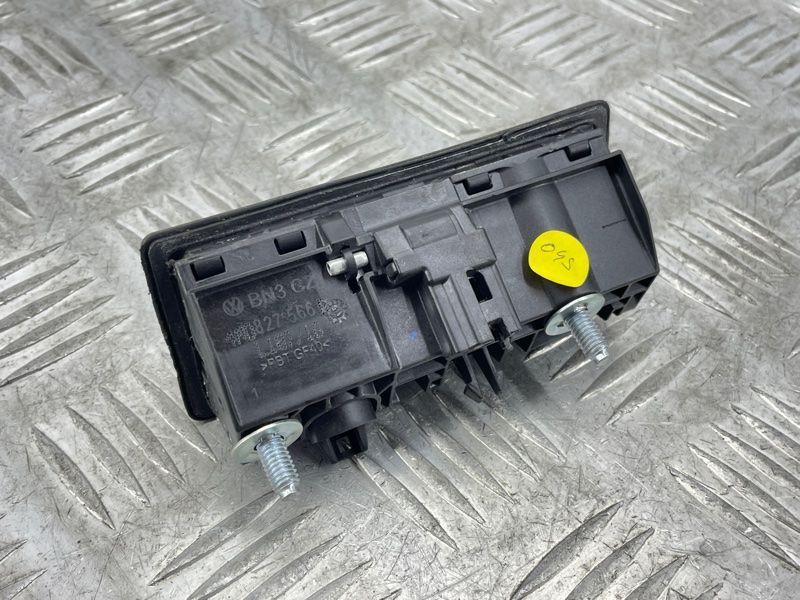 Кнопка замка крышки багажника с камерой 4M0827566B Audi Q7