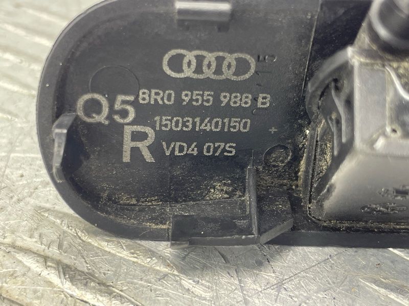 Форсунка омивача лобового скла 8R0955988B Audi Q5