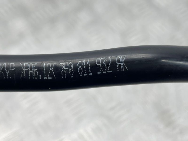 Трубка вакуумна 7P0611932AK Volkswagen Touareg