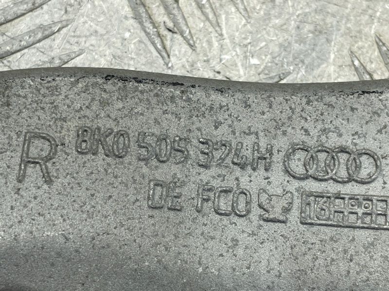 Важіль задньої підвіски поперечний верхній правий 8K0505324H Audi A7 Audi A4, Audi A4 Allroad, Audi A5, Audi A6, Audi A7, Audi A8, Audi Q5, Audi RS5, Audi RS7, Audi S4, Audi S5, Audi S6, Audi S7, Audi S8, Audi SQ5