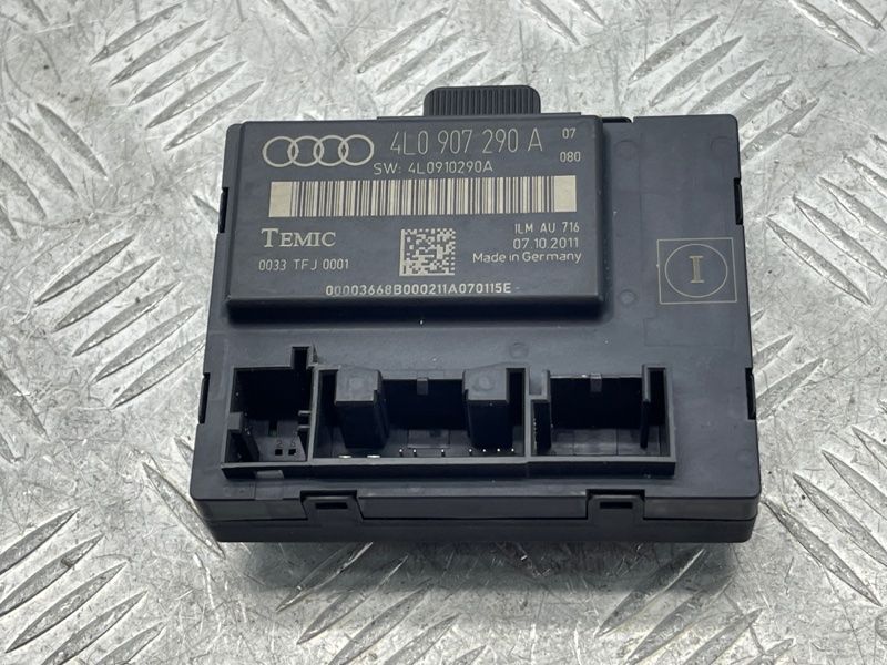 Блок управления двери Audi Q7