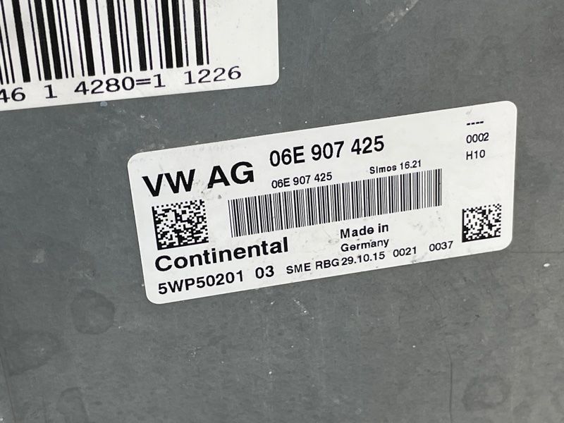 Блок керування двигуном 4M0907551A Audi Q7