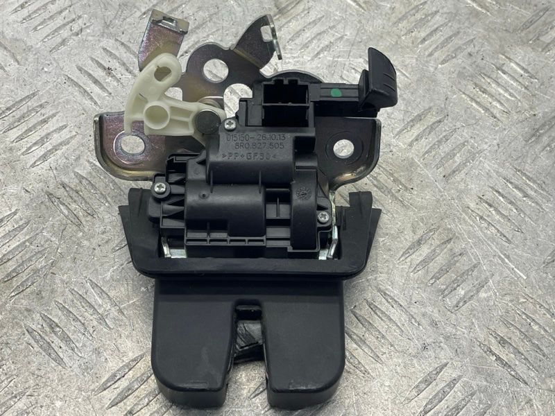 Замок кришки багажника 8R0827505 Audi Q5