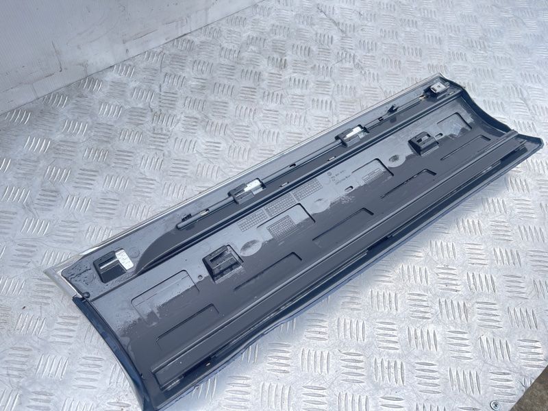 Накладка дверей 7P6854949H Volkswagen Touareg