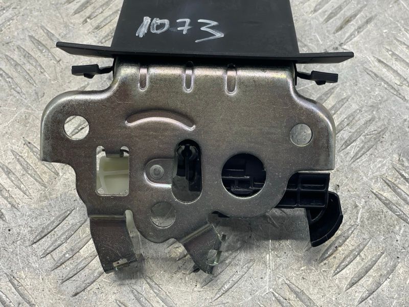 Замок кришки багажника 8R0827505 Audi Q5