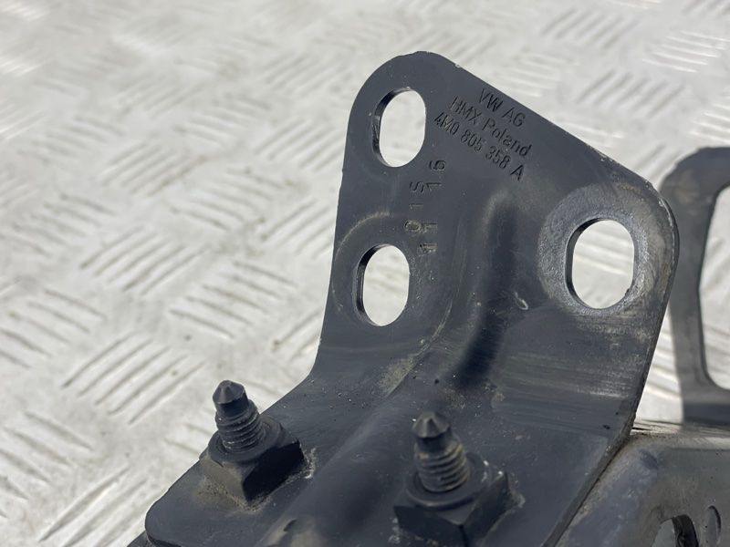 Опора лонжерона 4M0805352 Audi Q7