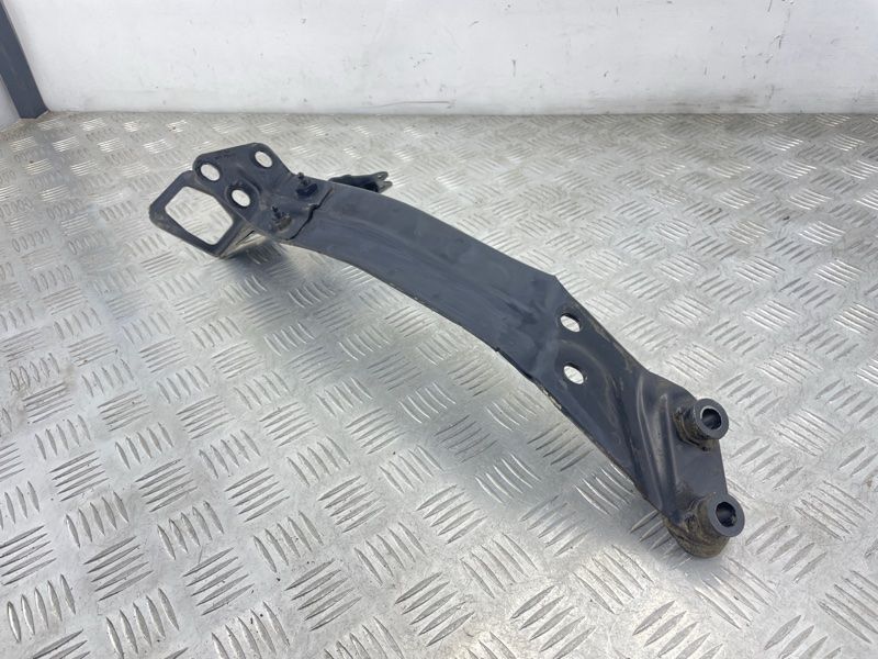 Опора лонжерона 4M0805352 Audi Q7