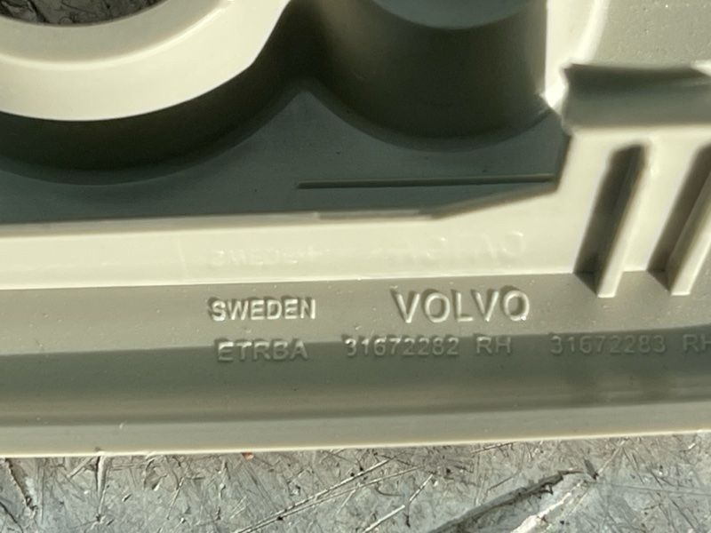 Кріплення багажної сітки Volvo XC60