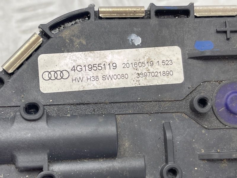Мотор і трапеція склоочисників 4G1955023C Audi A6