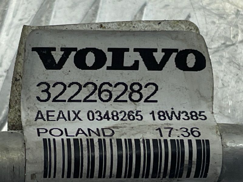 Трубка кондиціонера 32226282 Volvo XC90