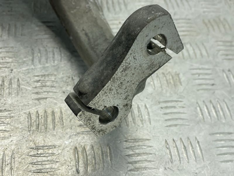 Поворотний кулак / цапфа з підшипником 4G0407241C Audi A7
