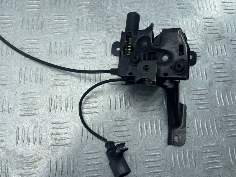 Замок капота 4H0823509C Audi A8