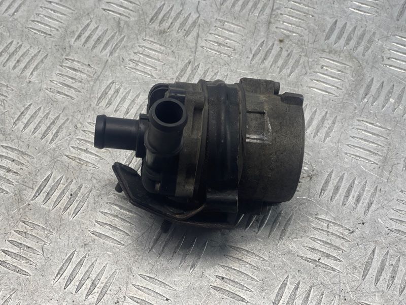 Помпа водяная Audi A6