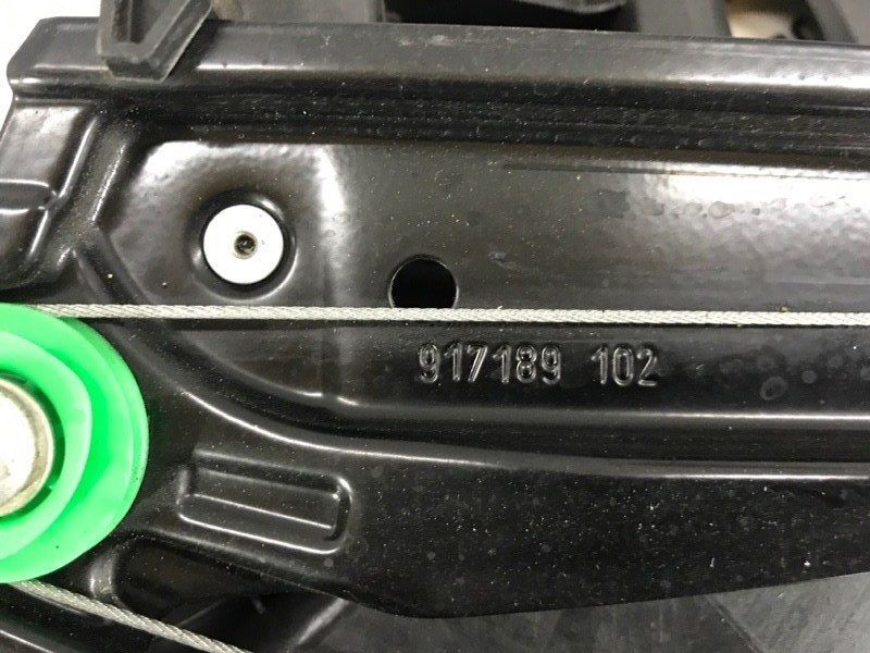 Склопідйомник 7P6839755A Volkswagen Touareg