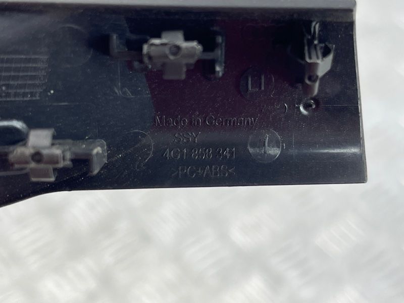 Накладка торпедо 4G18583416PS Audi A6