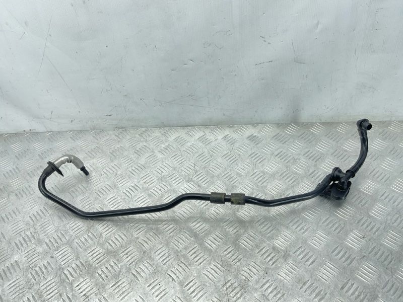 Трубка вакуумна 7P0611932AK Volkswagen Touareg