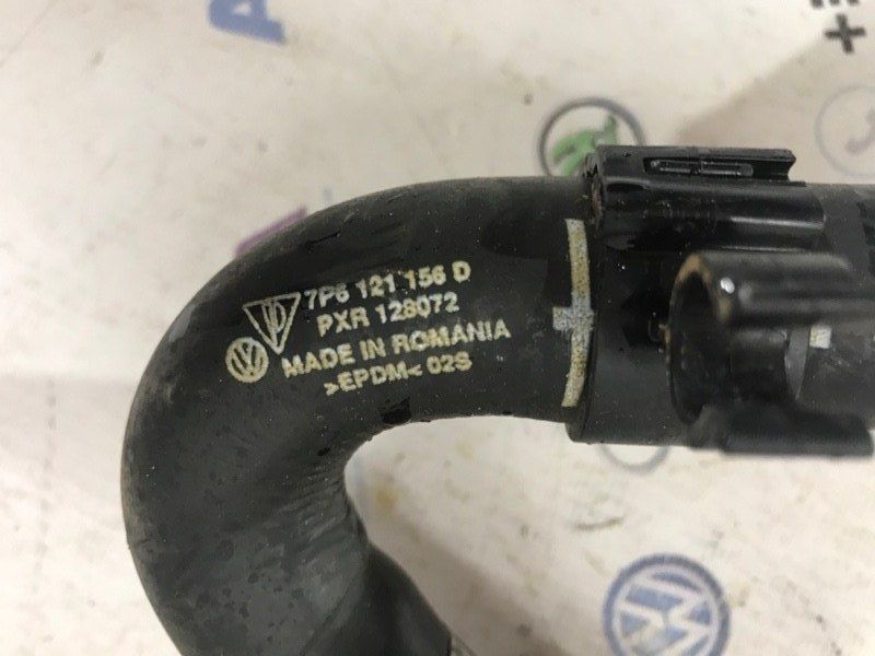 Трубопровід системи охолодження 7P6121070AJ Volkswagen Touareg
