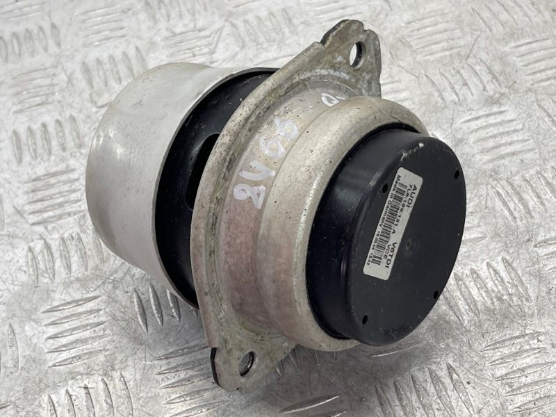 Опора / подушка двигуна 7L8199131A Audi Q7