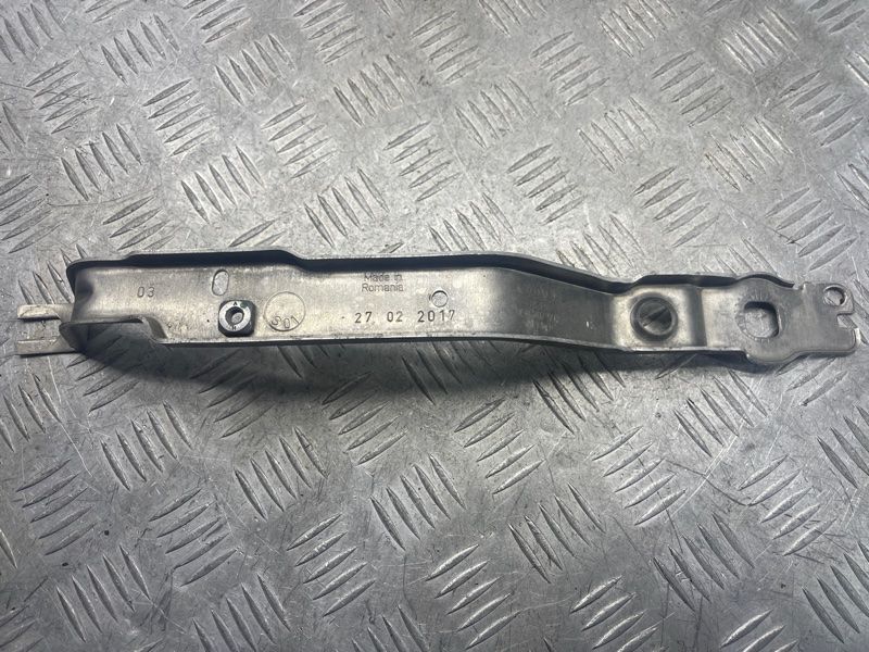 Розпірка крила права 4G8807592C Audi A7 Audi A7, Audi RS7, Audi S7