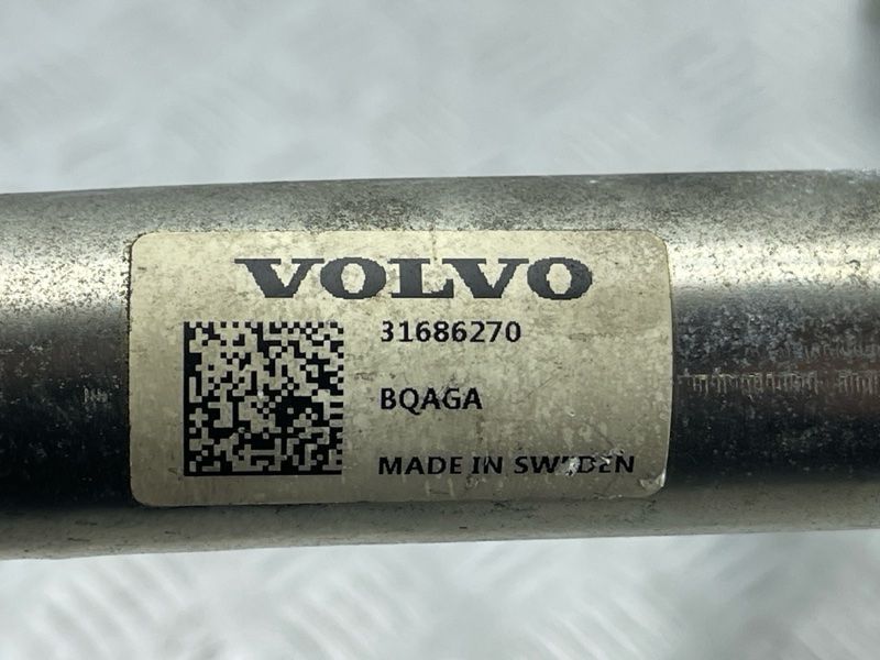 Трубка води Volvo XC60