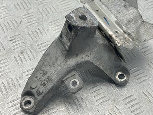 Опора двигателя правая 4G0199308N Audi A6 Audi A4, Audi A5, Audi A6, Audi A7, Audi A8, Audi Q5, Audi S4, Audi S5, Audi SQ5
