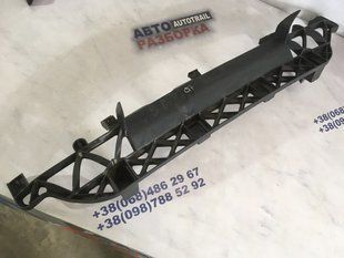 Кронштейн заднего бампера 4L0807329 Audi Q7