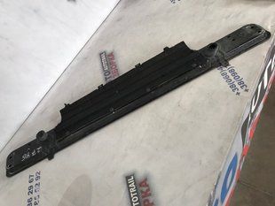 Балка радиатора нижняя FT4Z16138D Ford Edge