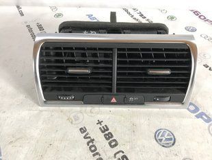 Дефлектор повітропроводу центральний 4L0820951P3Q7 Audi Q7