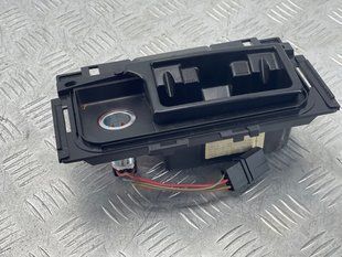Попільничка перед Audi A6