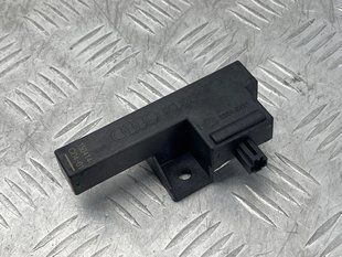 Антена безключового доступу (KESSY) 8K0907247 Audi A6 Audi A4, Audi A4 Allroad, Audi A5, Audi A6, Audi A7, Audi A8, Audi Q5, Audi RS5, Audi RS7, Audi S4, Audi S5, Audi S6, Audi S7, Audi S8, Audi SQ5