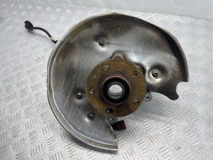 Поворотний кулак / цапфа з підшипником 8R0505435C Audi Q5