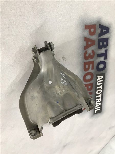 Кронштейн подушки двигателя 4G0399060G Audi A7