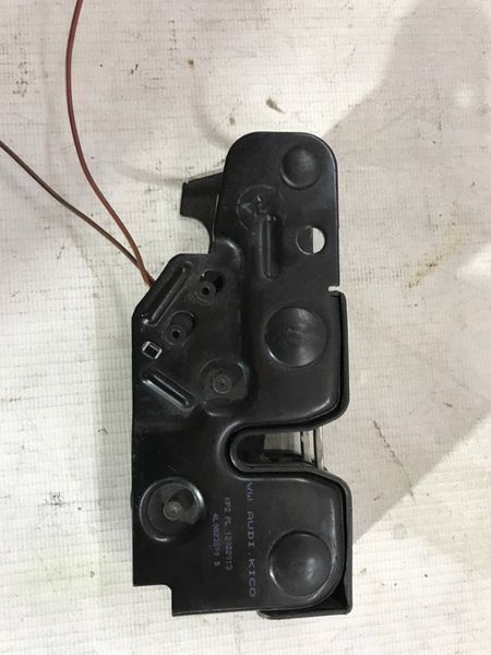 Замок капота 4L0823509B Audi Q7
