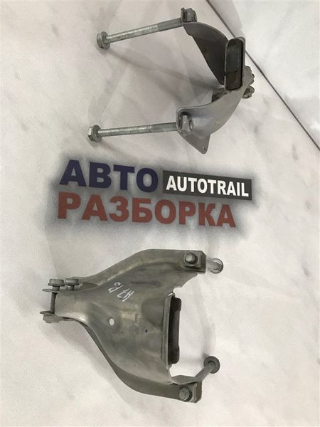 Кронштейн подушки двигателя 4G0399060G Audi A7