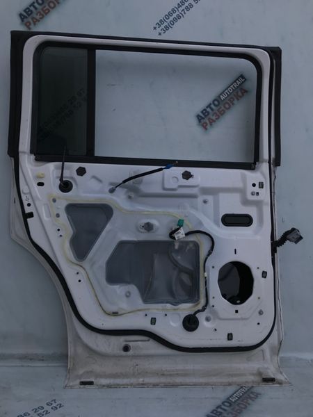 Двері 8A8Z7424631A Ford Flex