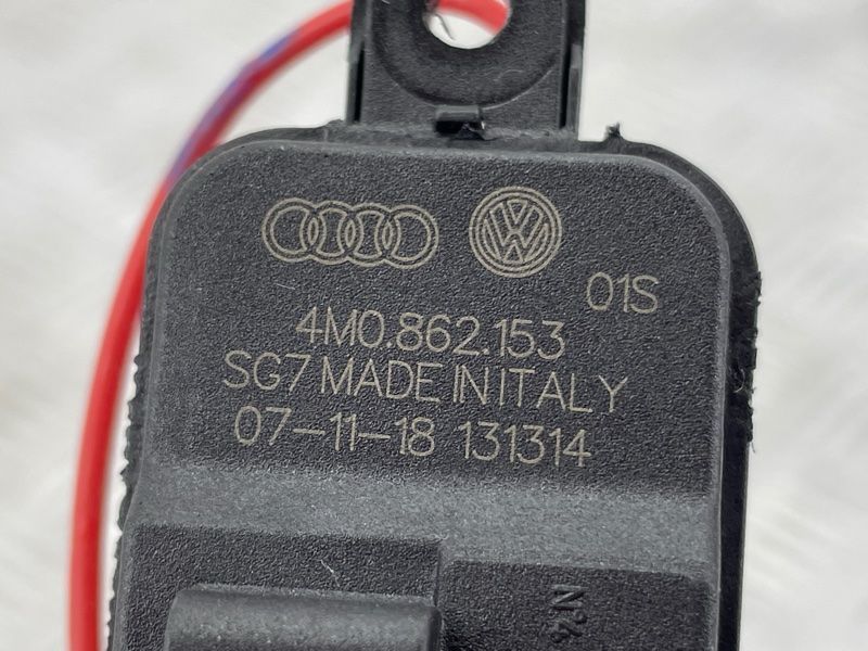 Замок лючка паливного бака 4M0862153 Audi A6
