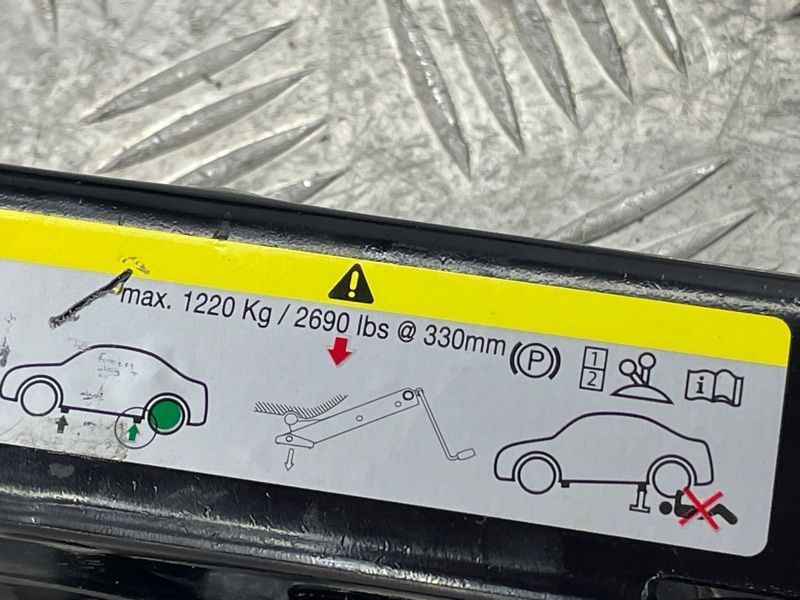Домкрат 4H0011031KTS3 Audi A8