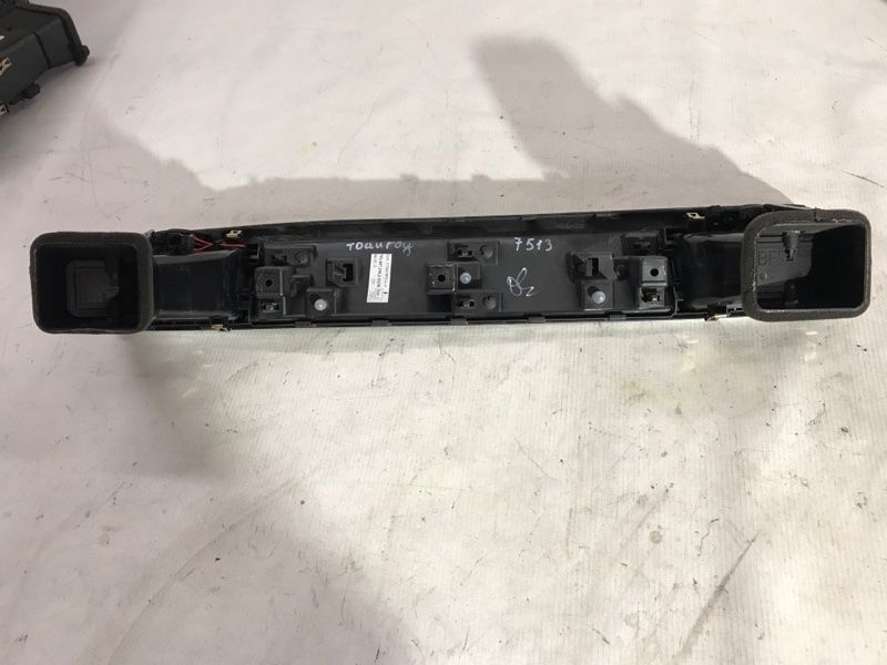 Дефлектор повітропроводу 7P1819727A Volkswagen Touareg