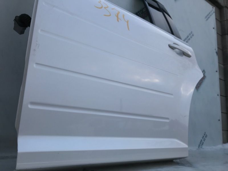 Двері 8A8Z7424631A Ford Flex