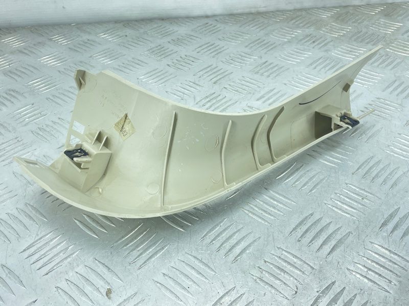 Обшивка крышки багажника cj54s42325aew Ford Escape