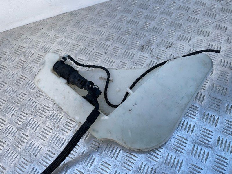 Бачок омывателя стекла 4G8955451E Audi A6