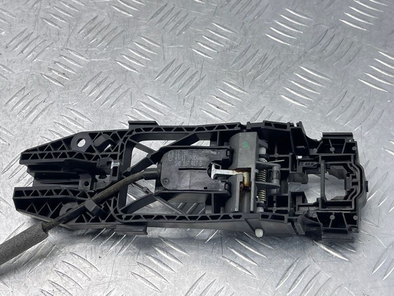 Кронштейн ручки Volkswagen Tiguan
